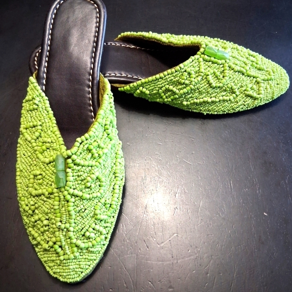 EUC Beaded Flats In Lime Green   Size 39 (8)